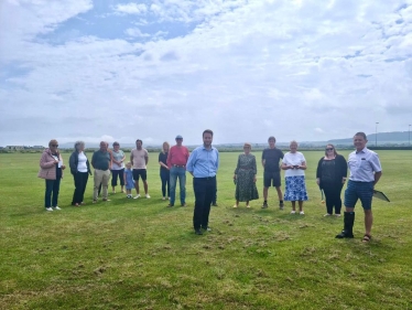 Residents meet Redcar FC fence dispute